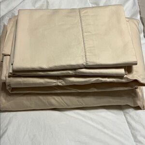 Wamsutta Cream Solid King Bed Sheet Set - 100% Soft Smooth Cotton EUC